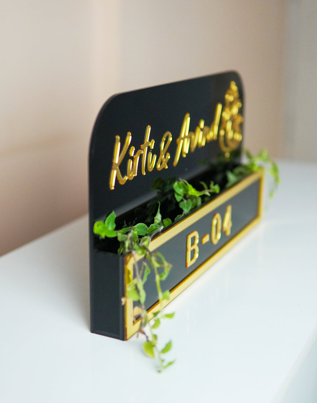 Premium Planter Name Plate - Calming black & gold