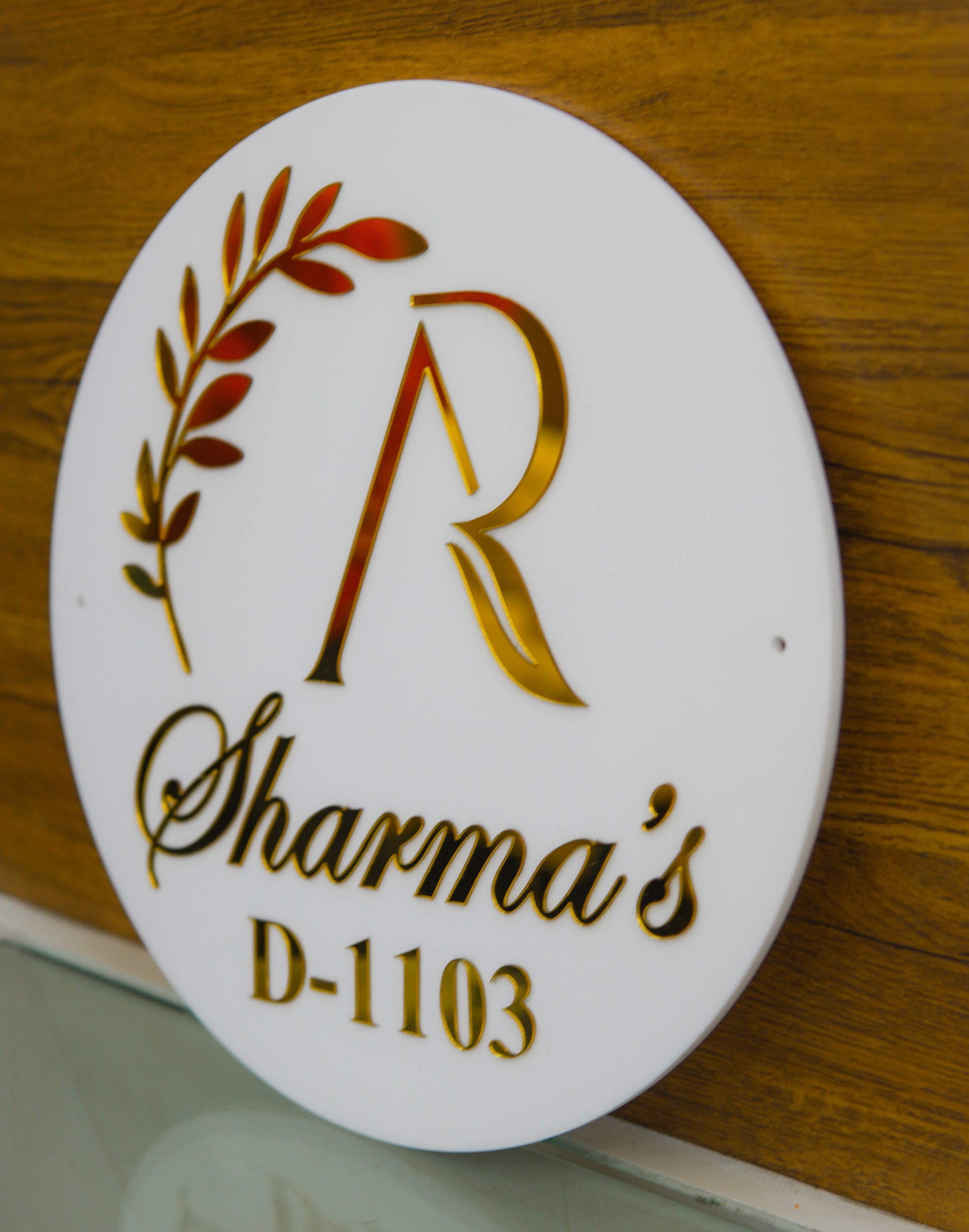 Personalized Round Acrylic Nameplate - White & Gold