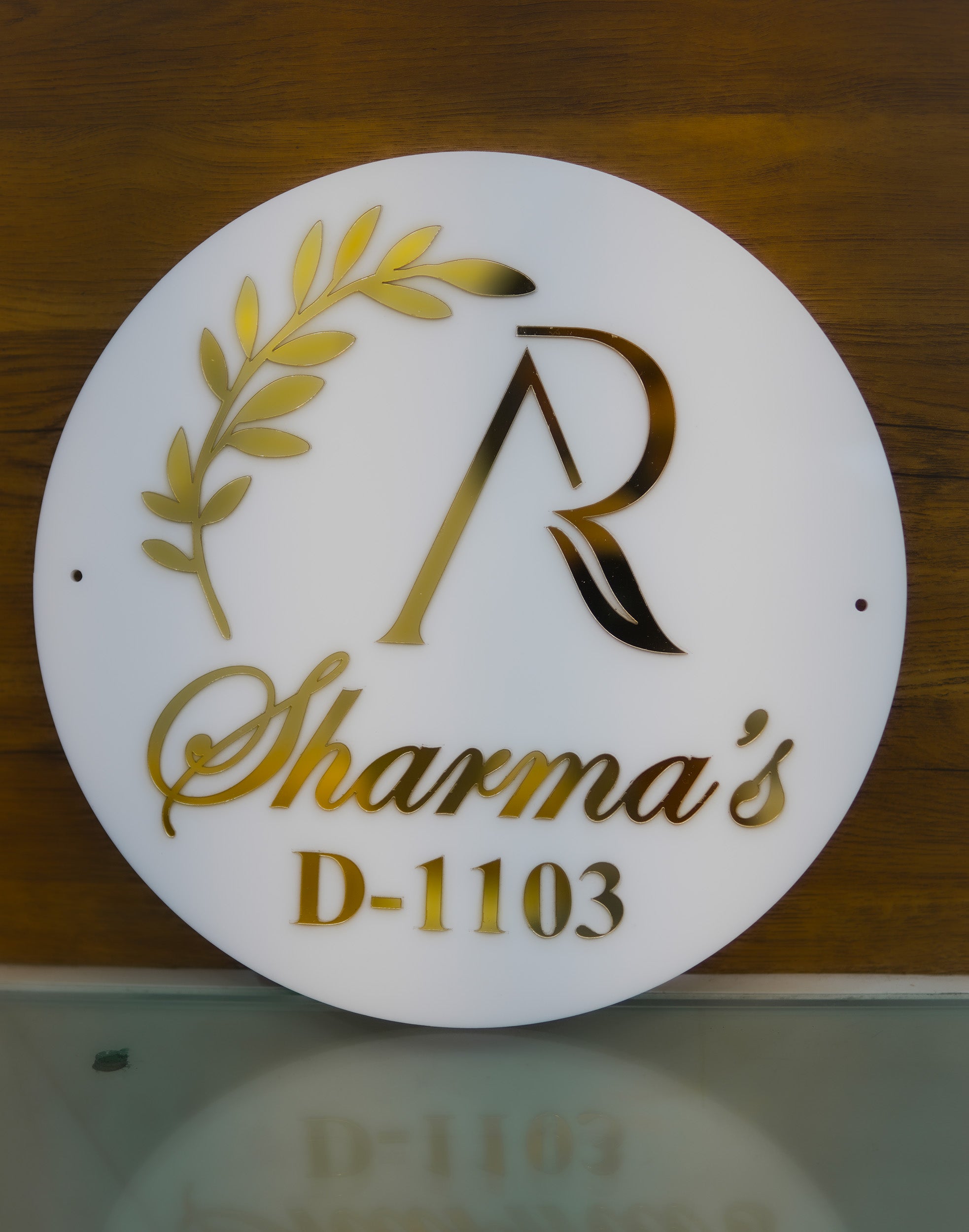 Personalized Round Acrylic Nameplate - White & Gold